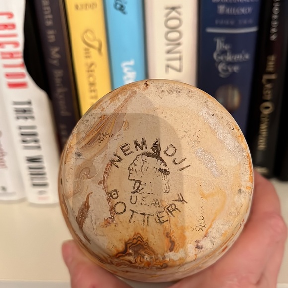 Old Native American Nemadji Pottery Vase colors of orange, brown & yello… - Picture 3 of 5